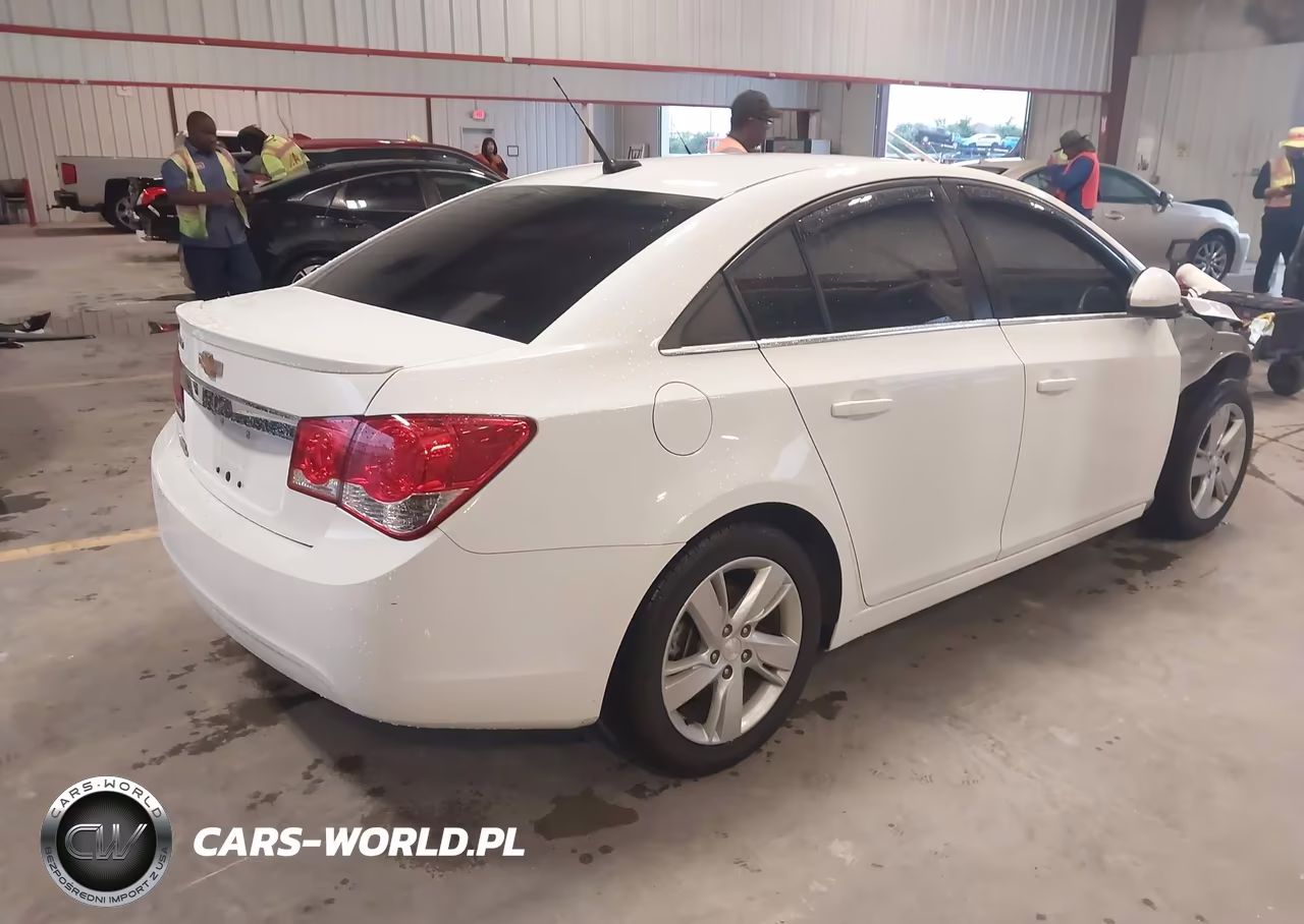 2014 Chevrolet Cruze Diesel VIN:1G1P75SZ0E7101016 - 4