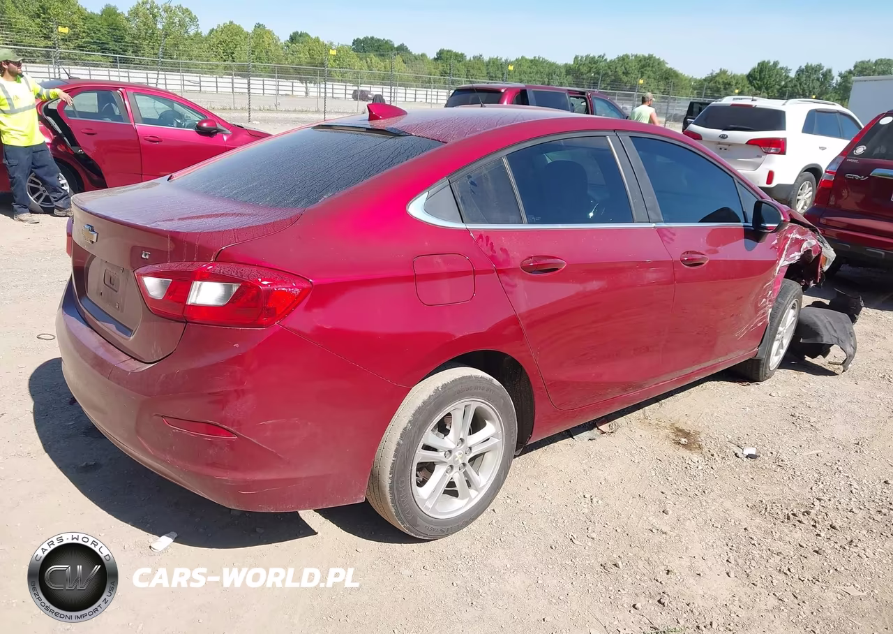 2017 Chevrolet Cruze Lt Auto VIN:1G1BE5SM8H7137660 - 4