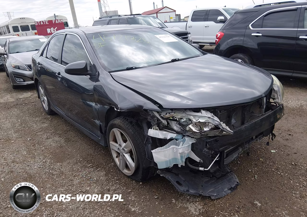 2013 Toyota Camry Se – zdjęcie 1 z 18