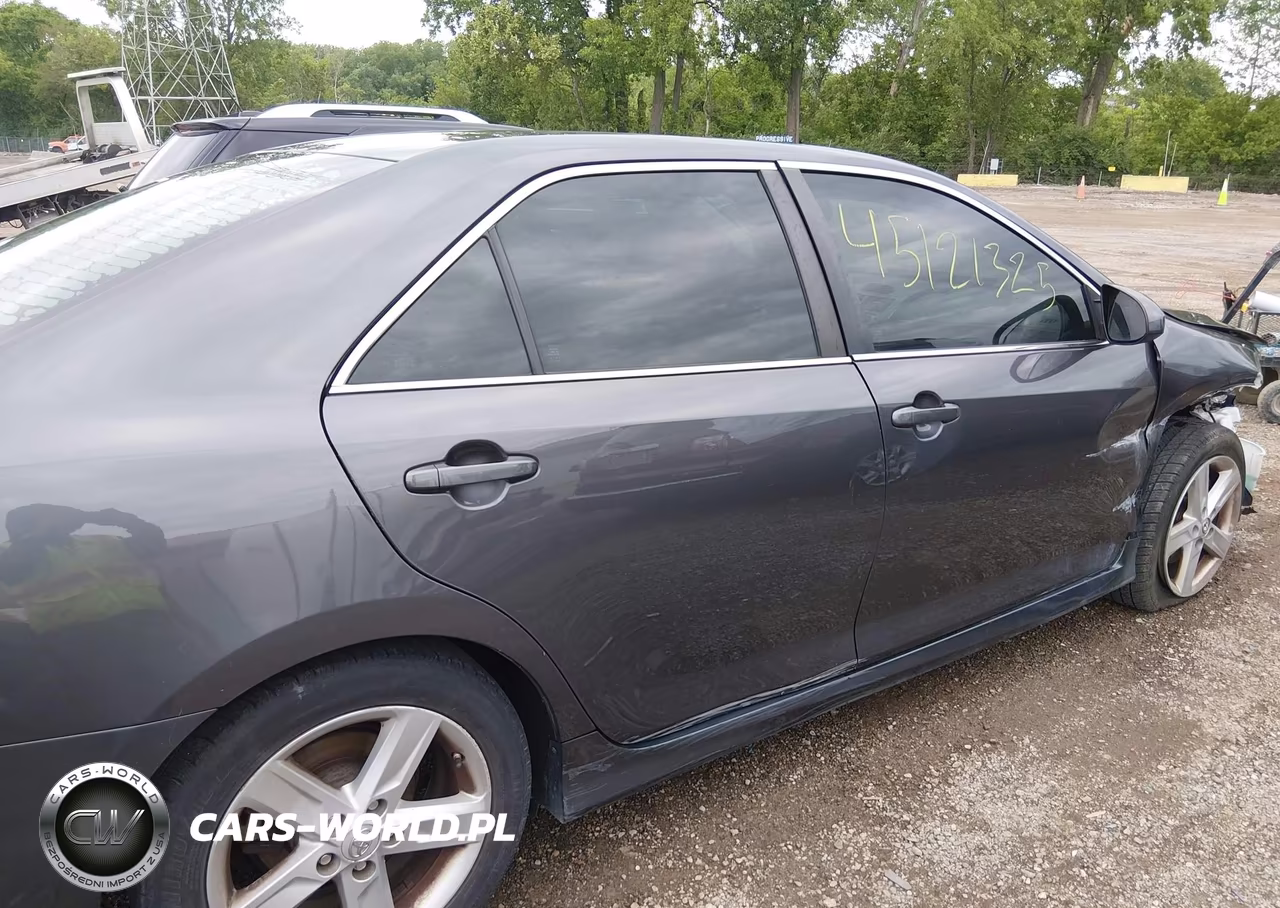 2013 Toyota Camry Se VIN:4T1BF1FKXDU669974 - 17