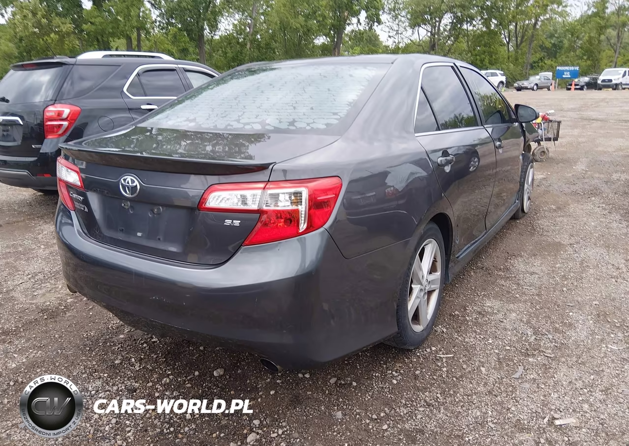2013 Toyota Camry Se VIN:4T1BF1FKXDU669974 - 4