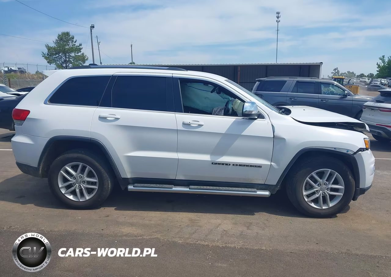 2017 Jeep Grand Cherokee Laredo 4X2 VIN:1C4RJEAG4HC740724 - 13