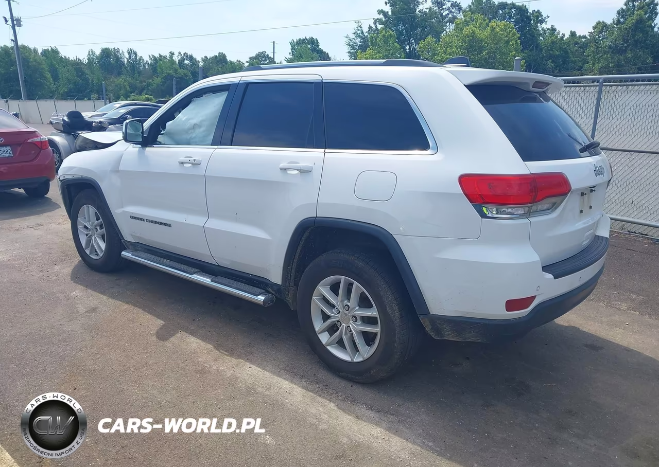 2017 Jeep Grand Cherokee Laredo 4X2 VIN:1C4RJEAG4HC740724 - 3