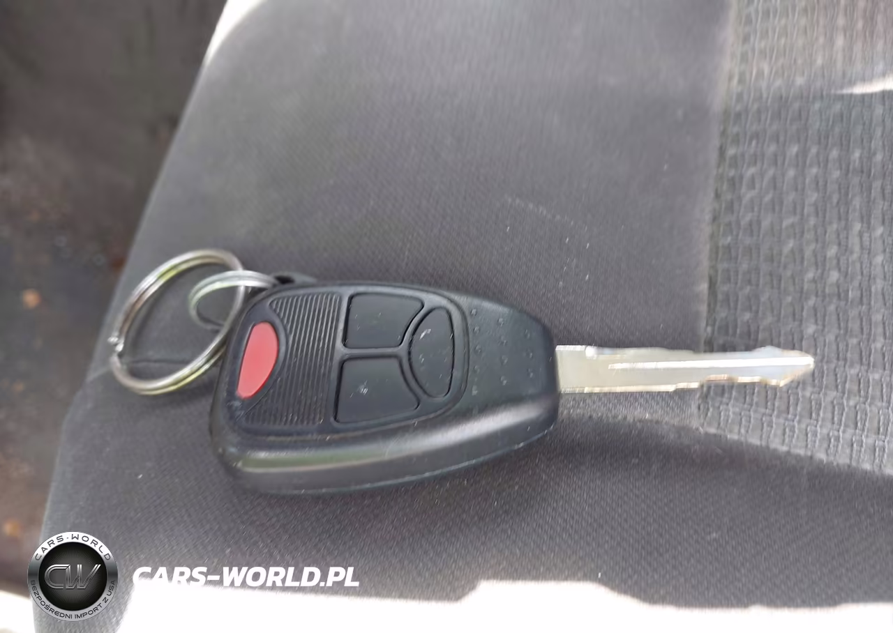 2008 Jeep Liberty Sport VIN:1J8GP28K68W273764 - 11
