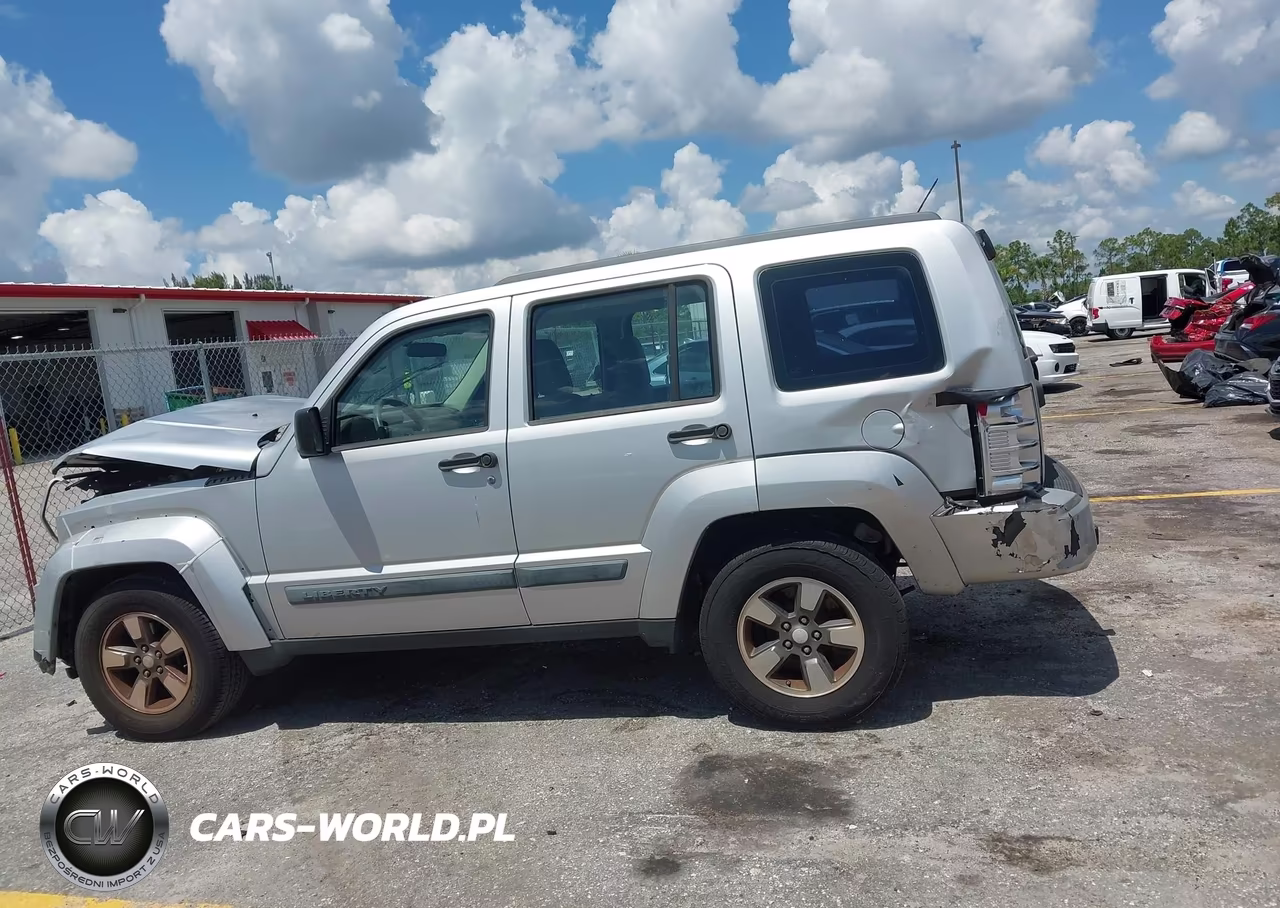 2008 Jeep Liberty Sport VIN:1J8GP28K68W273764 - 14