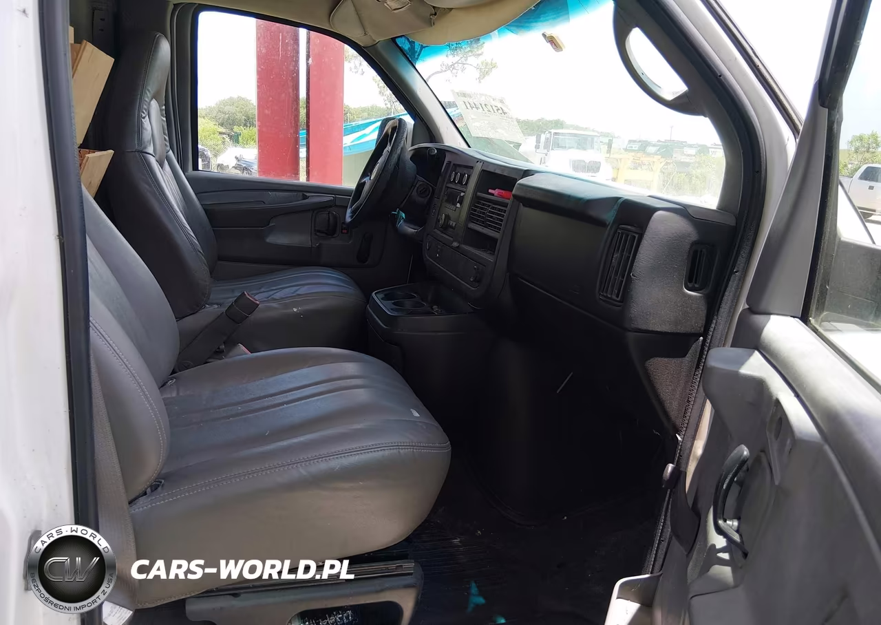 2008 Chevrolet Express Work Van VIN:1GCHG35K881195068 - 5