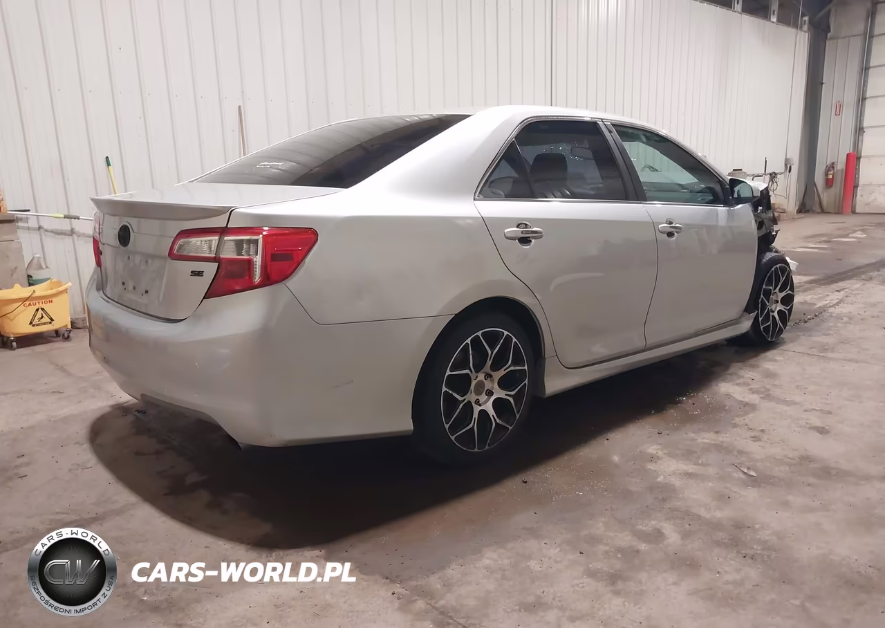 2013 Toyota Camry Se VIN:4T1BF1FK6DU270690 - 4