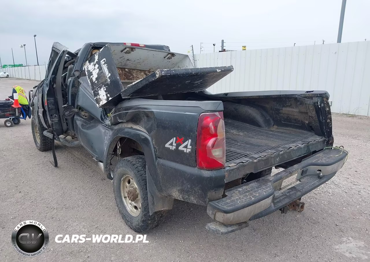 2003 Chevrolet Silverado 2500Hd Ls VIN:1GCHK29113E354797 - 3
