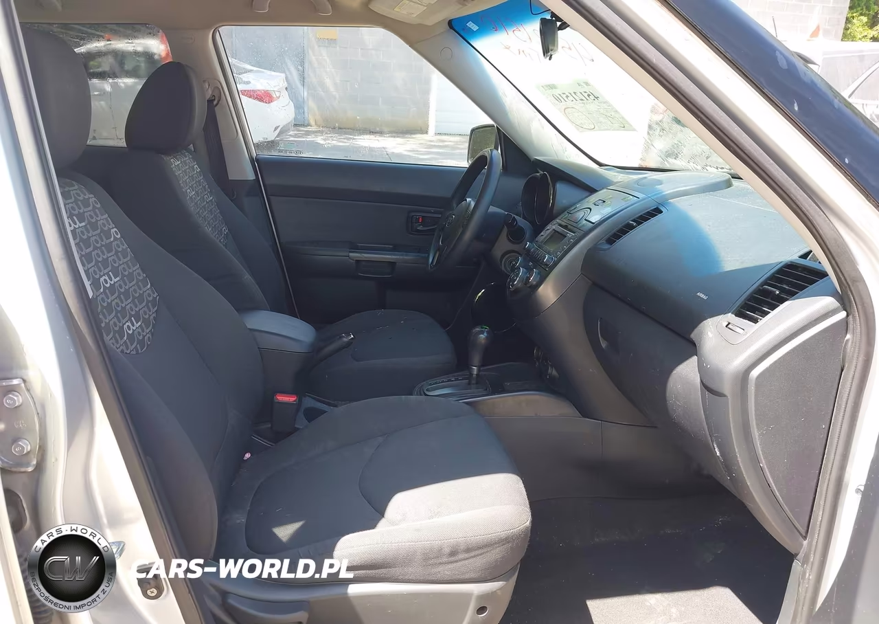 2010 Kia Soul + VIN:KNDJT2A26A7702128 - 5