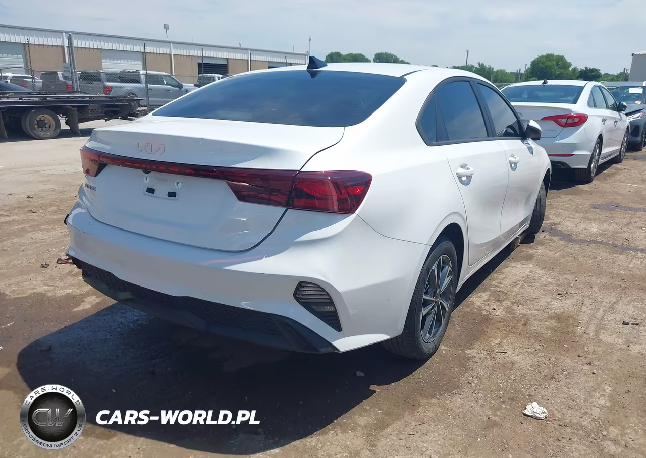 2023 Kia Forte Lxs VIN:3KPF24AD9PE669236 - 4