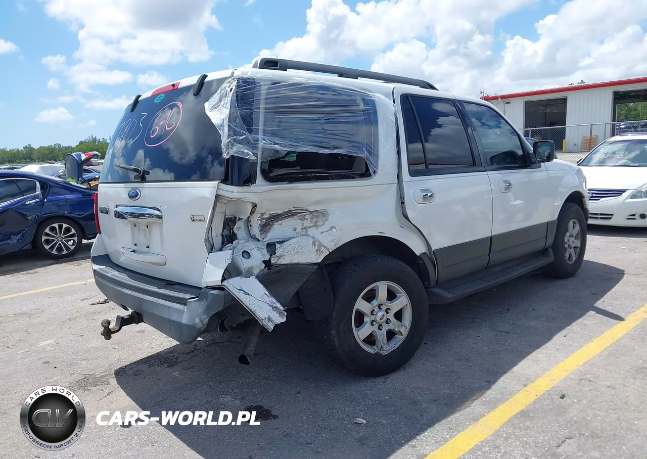 2011 Ford Expedition Xl VIN:1FMJU1G51BEF37803 - 4