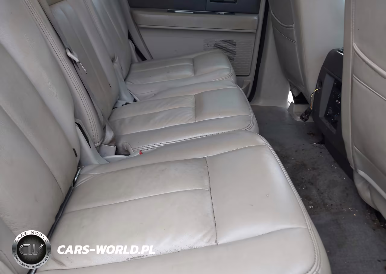 2011 Ford Expedition Xl VIN:1FMJU1G51BEF37803 - 8
