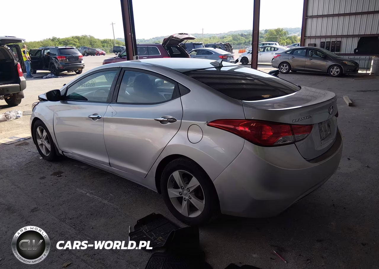2013 Hyundai Elantra Gls VIN:5NPDH4AE3DH361128 - 3
