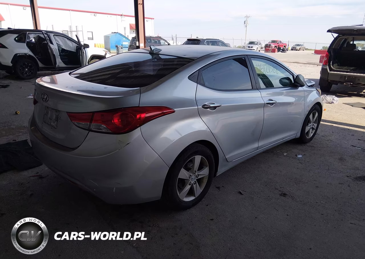 2013 Hyundai Elantra Gls VIN:5NPDH4AE3DH361128 - 4