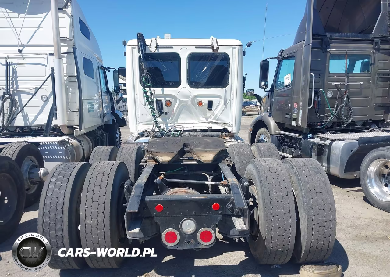 2017 Freightliner Cascadia 125 VIN:3AKJGEDV8HSJH0127 - 17