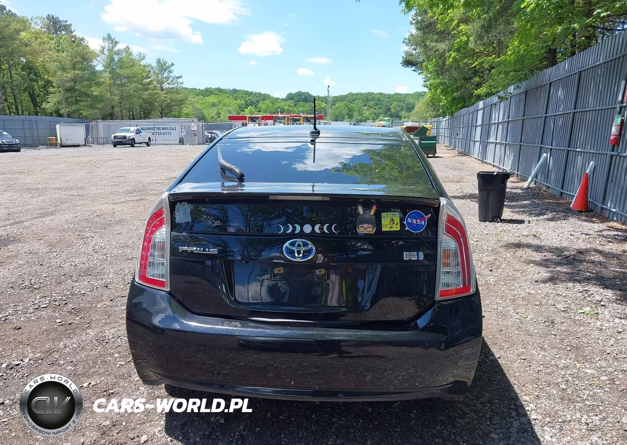 2013 Toyota Prius Four VIN:JTDKN3DU4D1710785 - 17