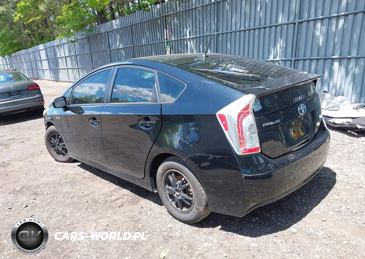 2013 Toyota Prius Four VIN:JTDKN3DU4D1710785 - 3