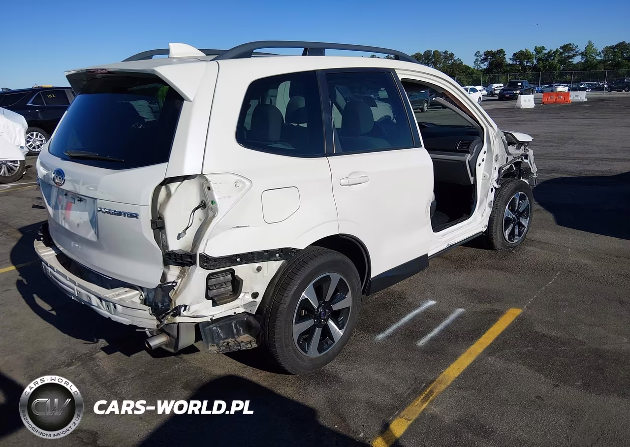 2018 Subaru Forester 2.5I Premium VIN:JF2SJAGC3JH508219 - 4