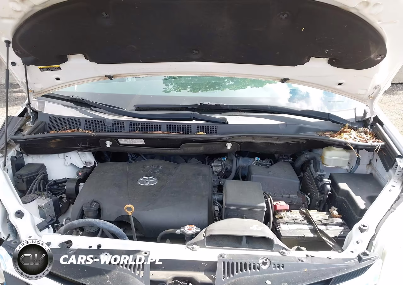 2018 Toyota Sienna Le 8 Passenger VIN:5TDKZ3DC9JS939750 - 10