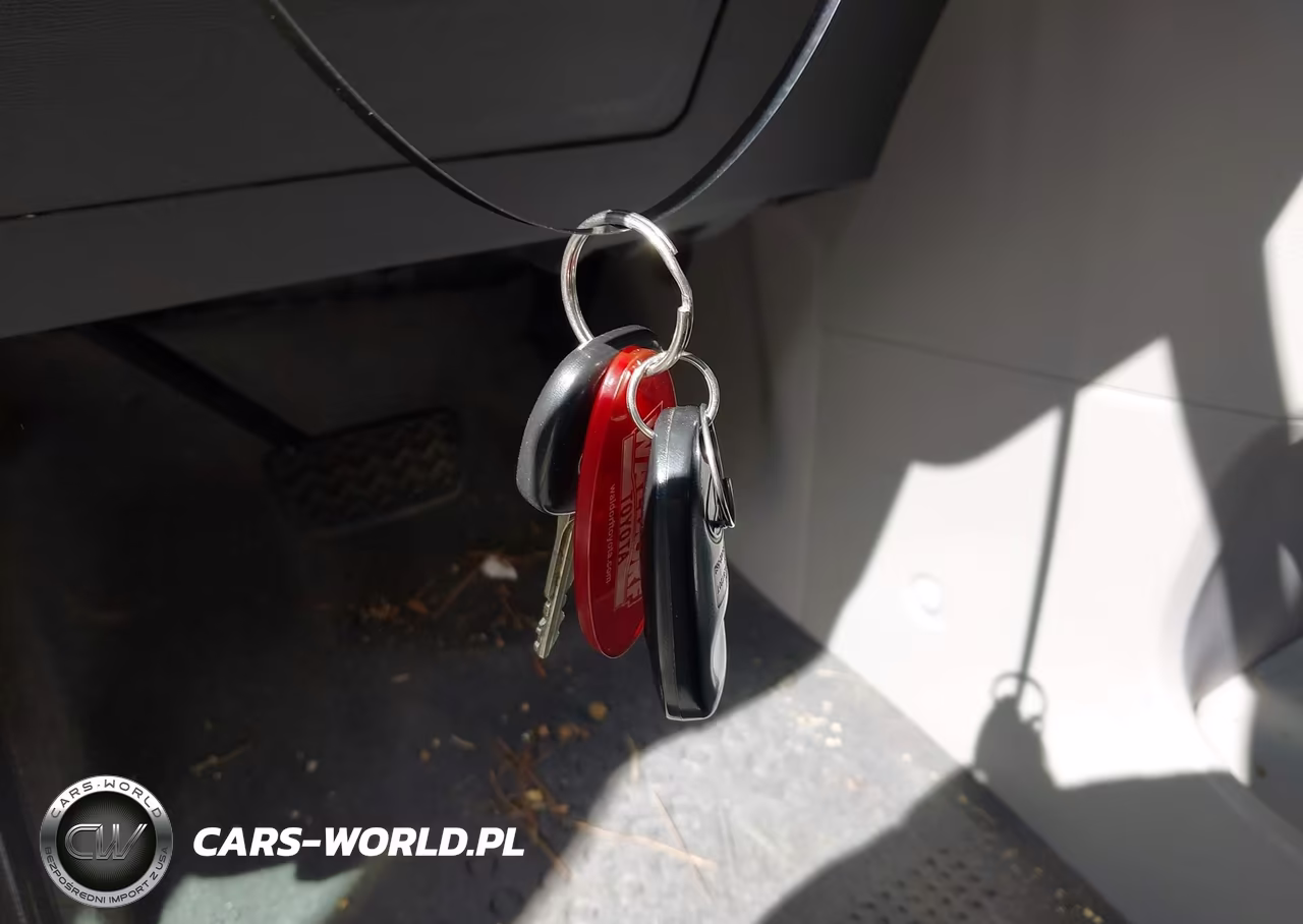 2018 Toyota Sienna Le 8 Passenger VIN:5TDKZ3DC9JS939750 - 11