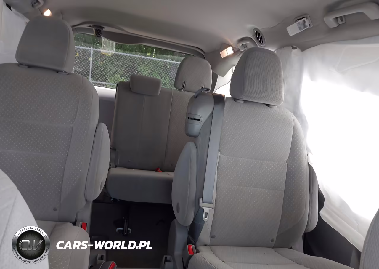 2018 Toyota Sienna Le 8 Passenger VIN:5TDKZ3DC9JS939750 - 8
