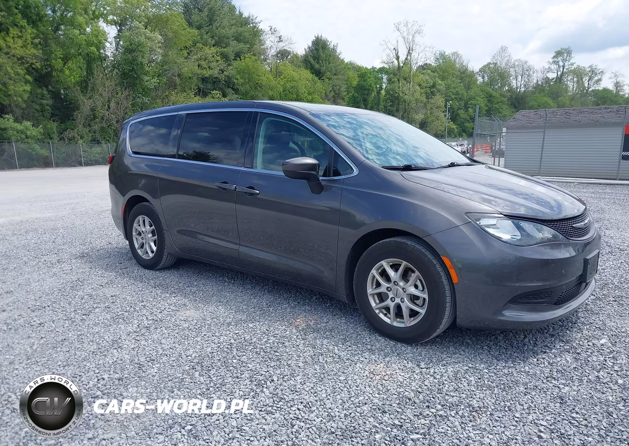 2022 Chrysler Voyager Lx – zdjęcie 1 z 17
