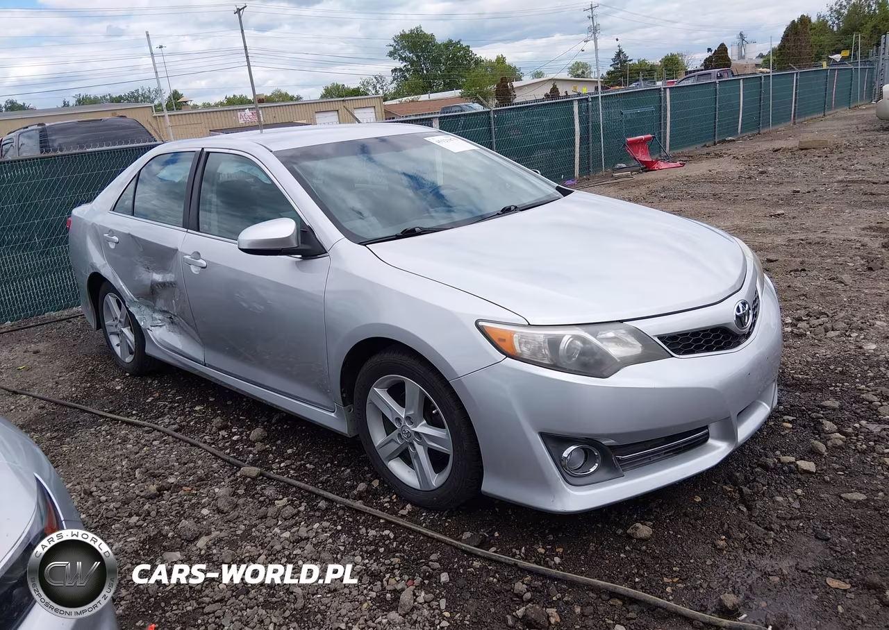 2013 Toyota Camry Se – zdjęcie 1 z 16