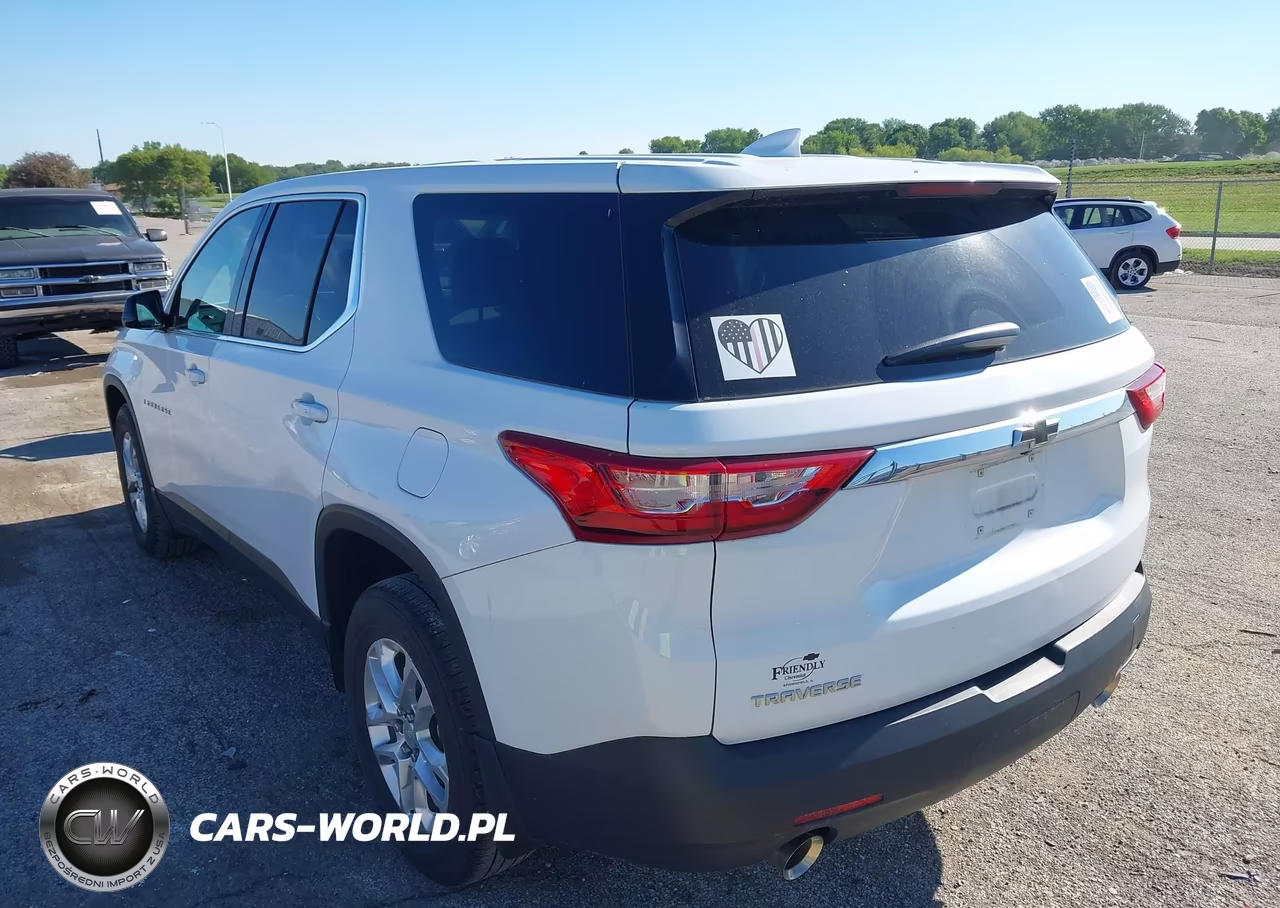 2018 Chevrolet Traverse Ls VIN:1GNERFKW5JJ225307 - 3