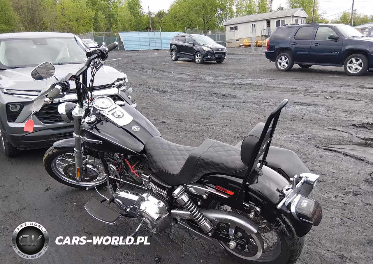 2011 Harley-Davidson Fxdc VIN:1HD1GV411BC329709 - 3