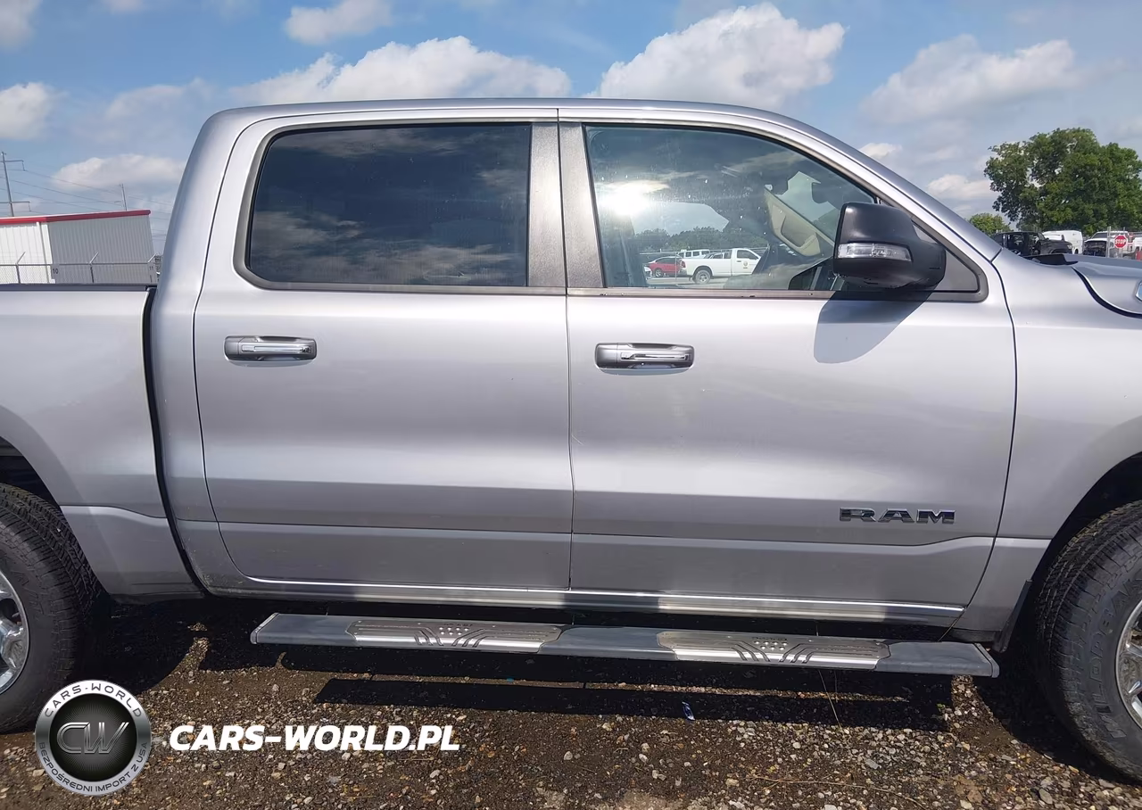 2020 Ram 1500 VIN:1C6SRFFT1LN359746 - 14