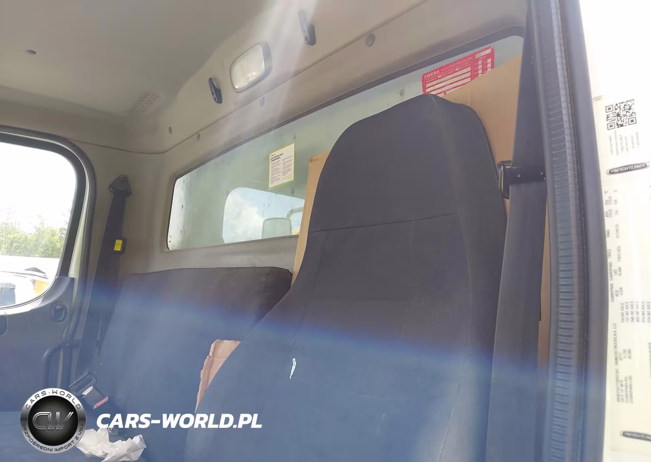 2018 Freightliner M2 106 VIN:1FVACWFD9JHJR7878 - 6