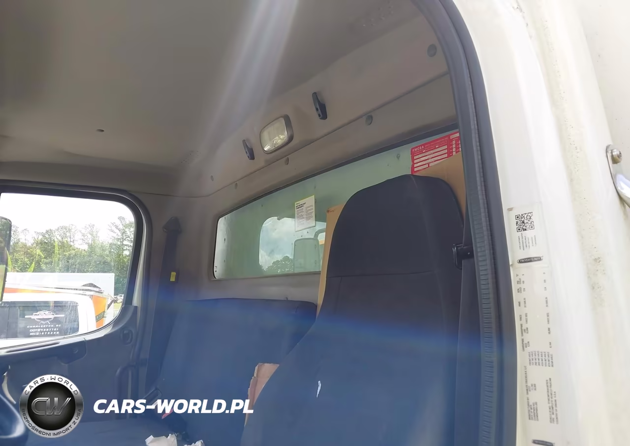 2018 Freightliner M2 106 VIN:1FVACWFD9JHJR7878 - 7