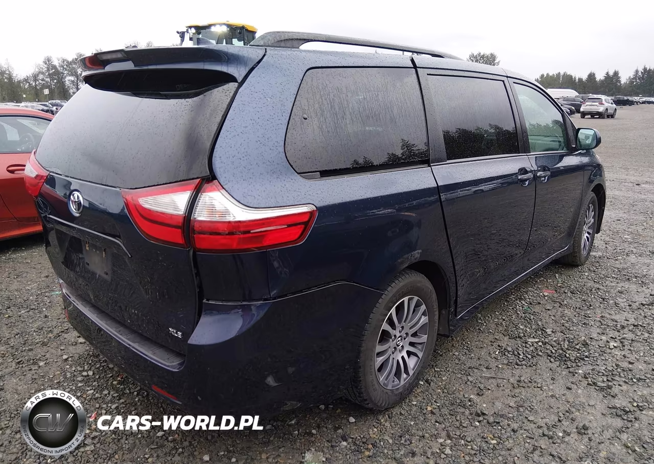 2018 Toyota Sienna Xle 8 Passenger VIN:5TDYZ3DC3JS942704 - 4