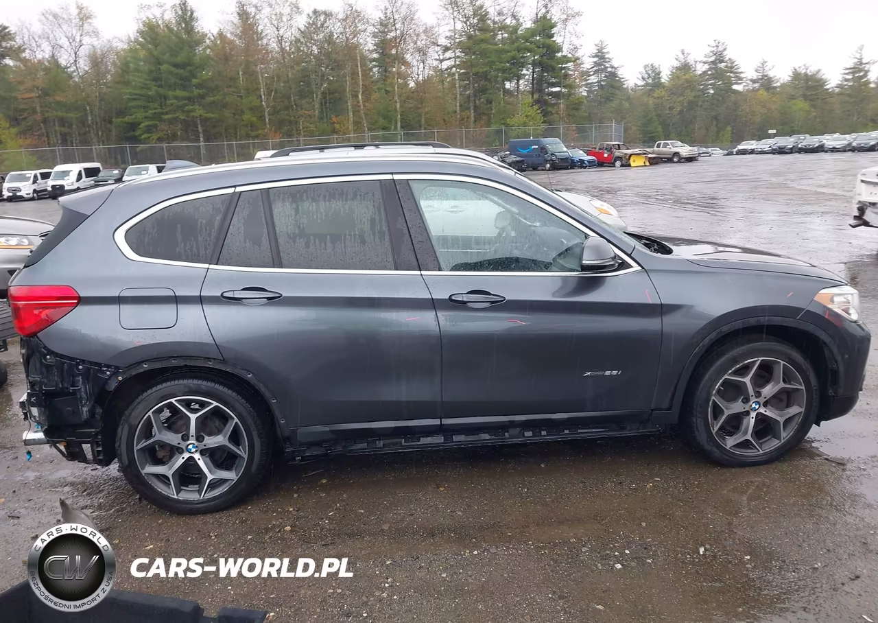 2017 BMW X1 xDrive28I VIN:WBXHT3C33H5F69656 - 14
