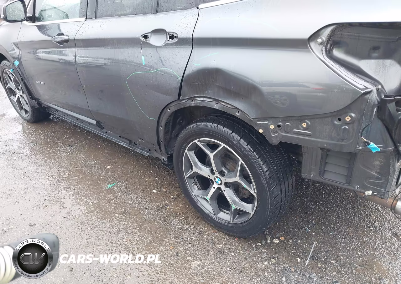 2017 BMW X1 xDrive28I VIN:WBXHT3C33H5F69656 - 18