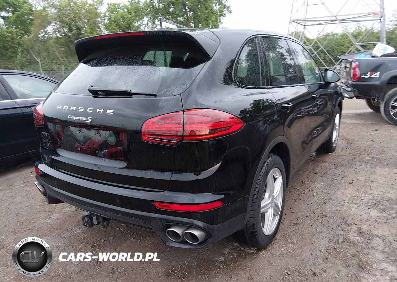 2017 Porsche Cayenne S VIN:WP1AB2A28HLA53385 - 4
