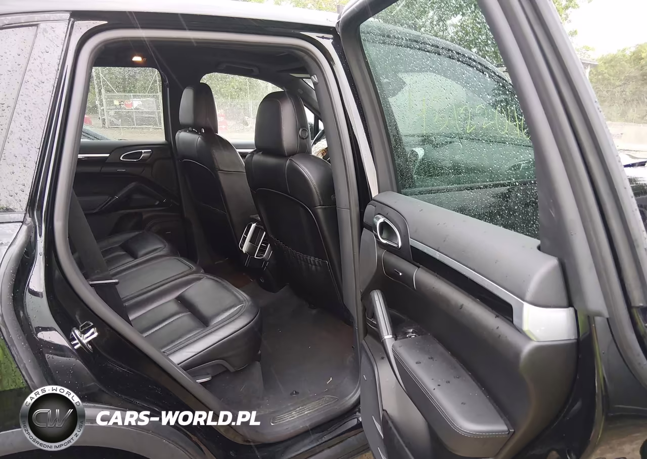 2017 Porsche Cayenne S VIN:WP1AB2A28HLA53385 - 8