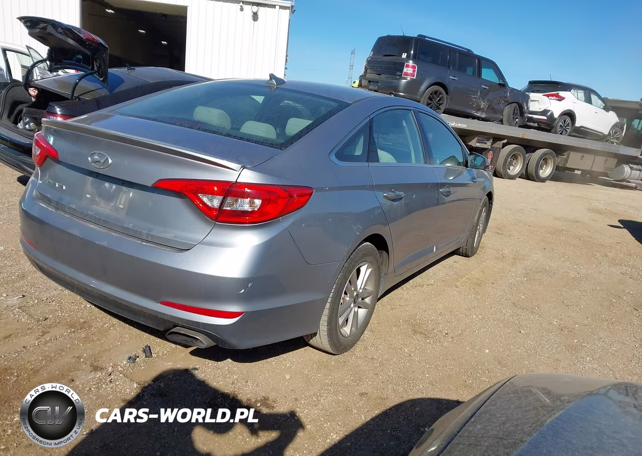 2016 Hyundai Sonata Se VIN:5NPE24AF5GH416245 - 4