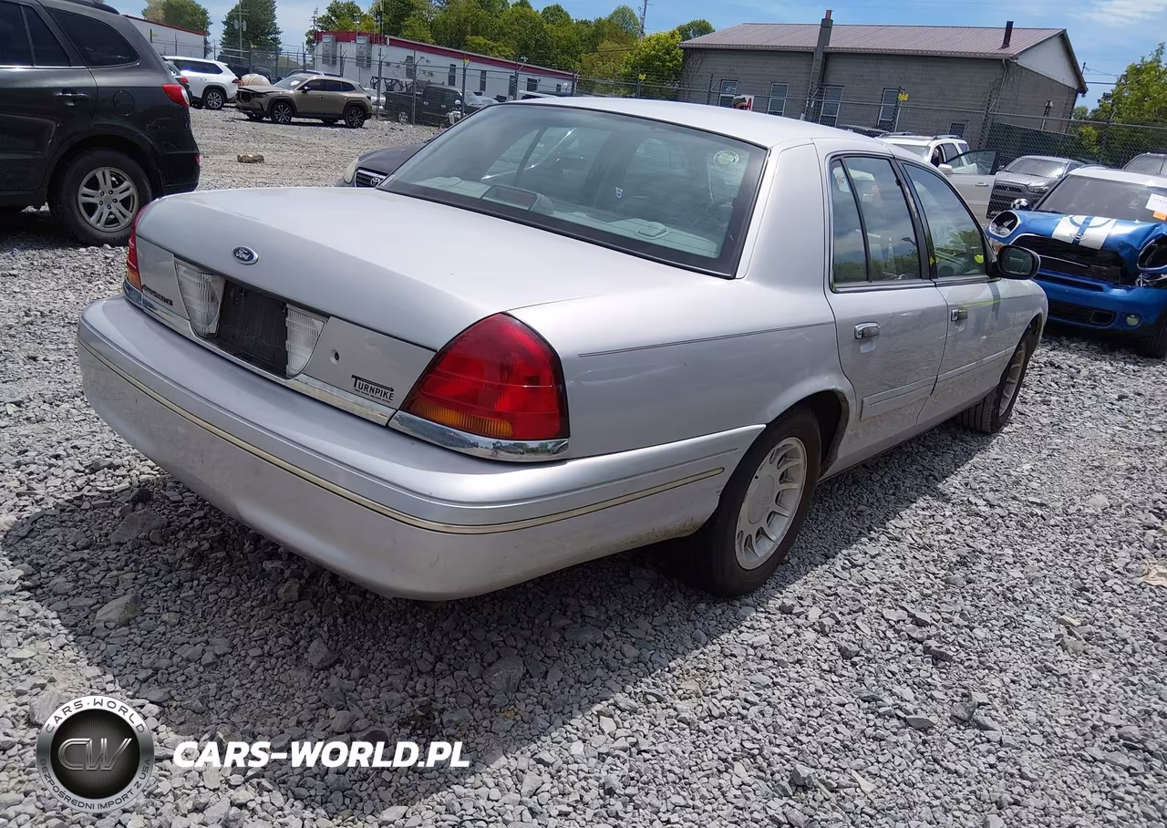 2000 Ford Crown Victoria Lx VIN:2FAFP74W2YX136016 - 4