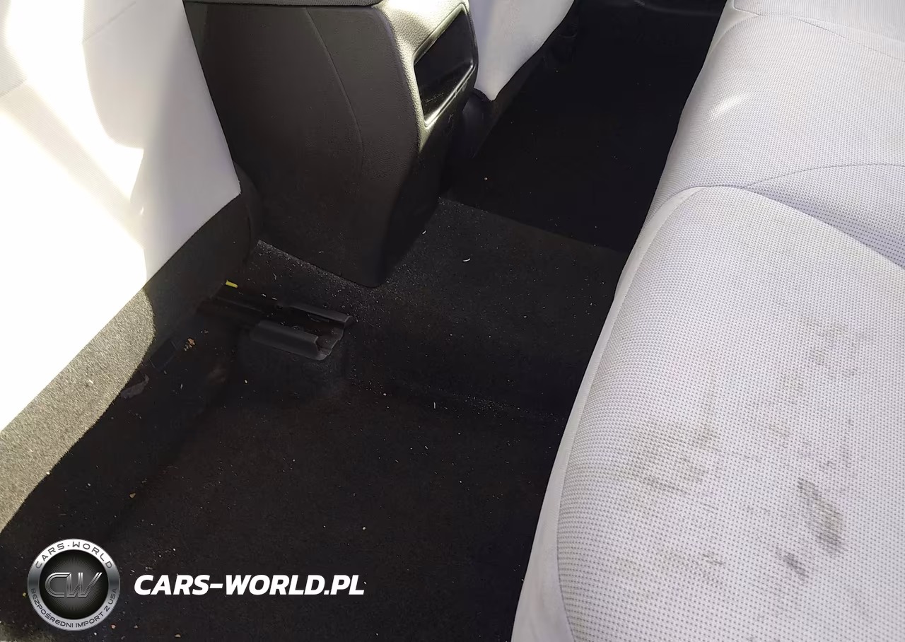2020 Toyota Corolla Le VIN:5YFEPRAE1LP027959 - 8