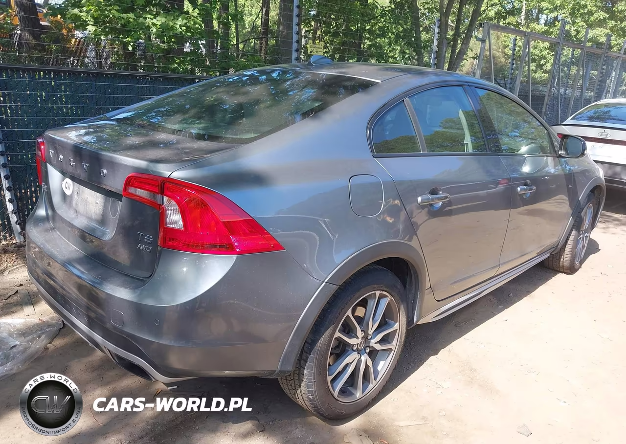 2016 Volvo S60 Cross Country T5 Platinum VIN:YV4612UM2G2001324 - 4