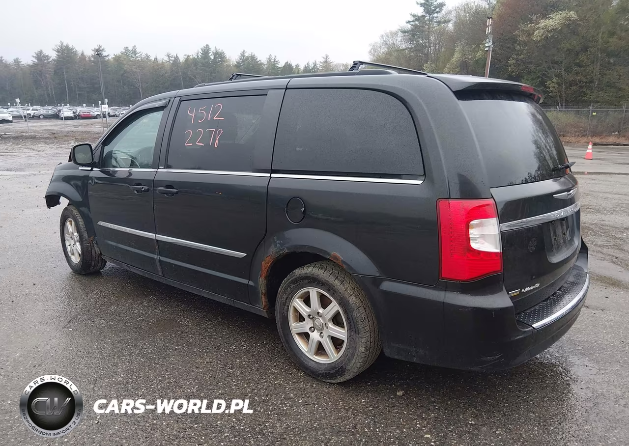 2011 Chrysler Town & Country Touring VIN:2A4RR5DG5BR681681 - 3