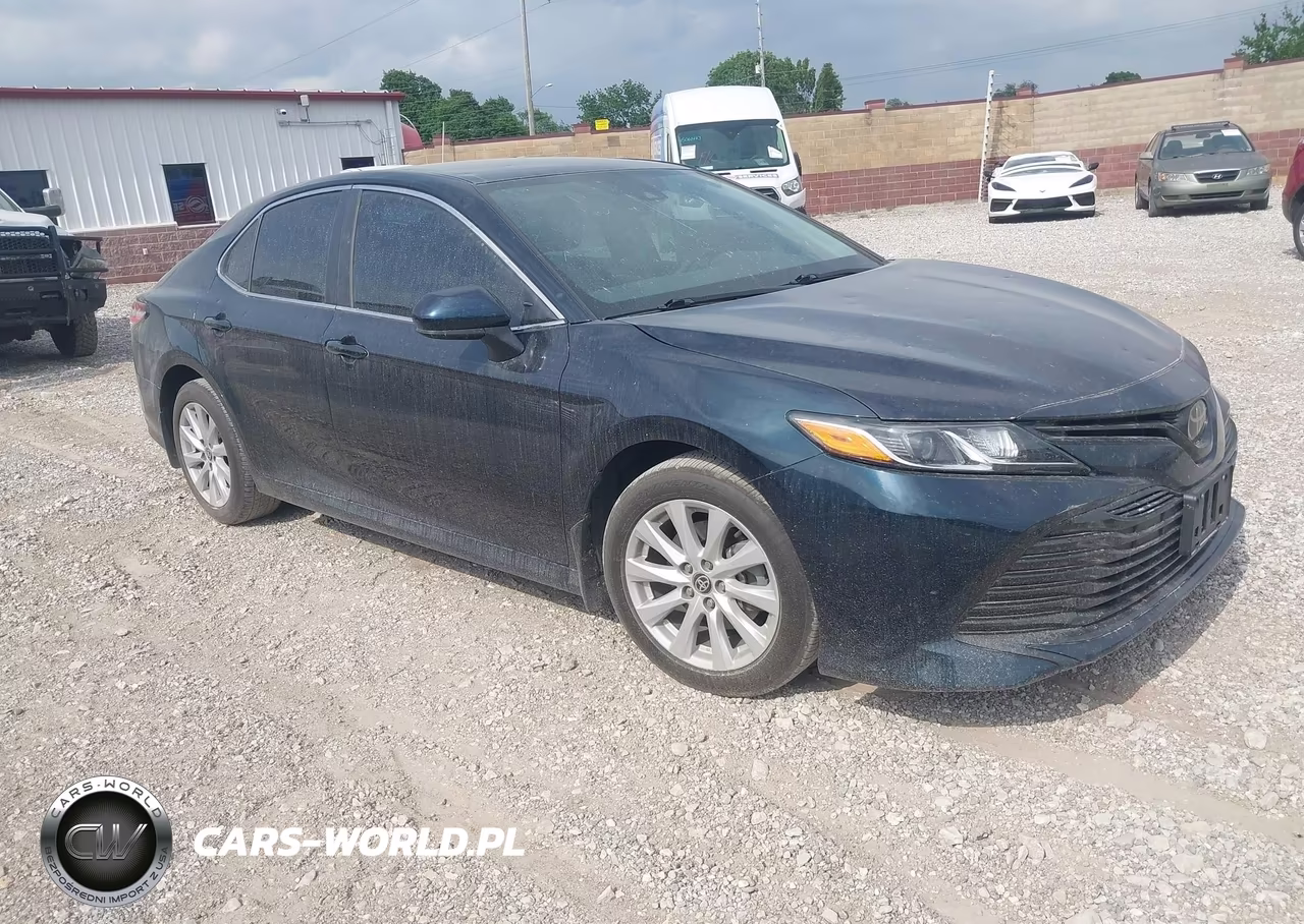 2020 Toyota Camry Le Awd – zdjęcie 1 z 17