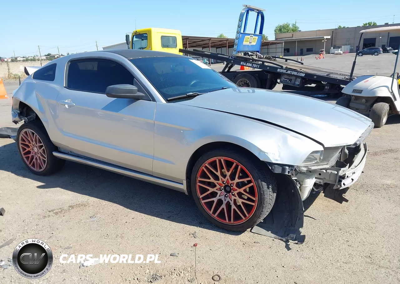 2014 Ford Mustang V6