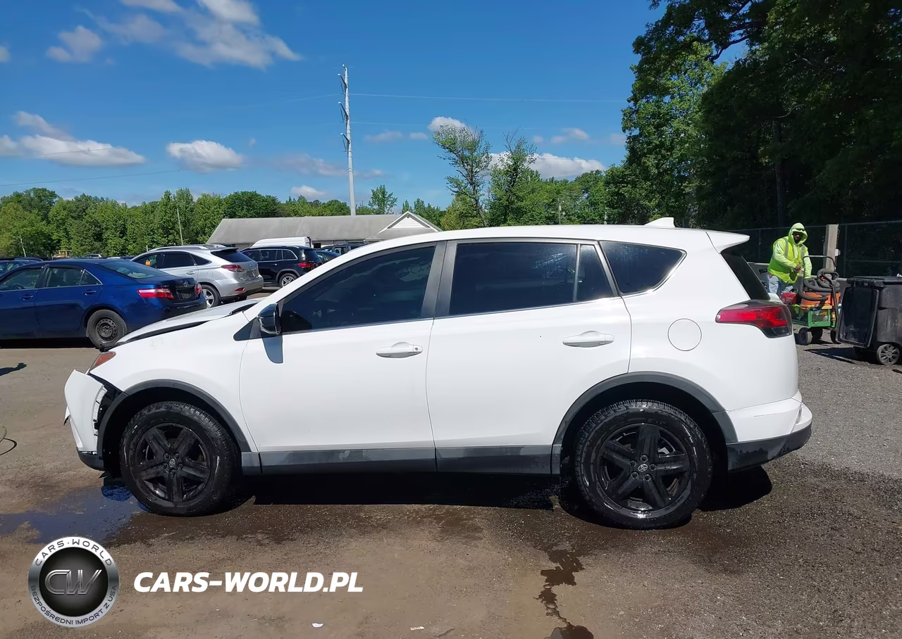 2018 Toyota Rav4 Le VIN:2T3ZFREV0JW420269 - 14