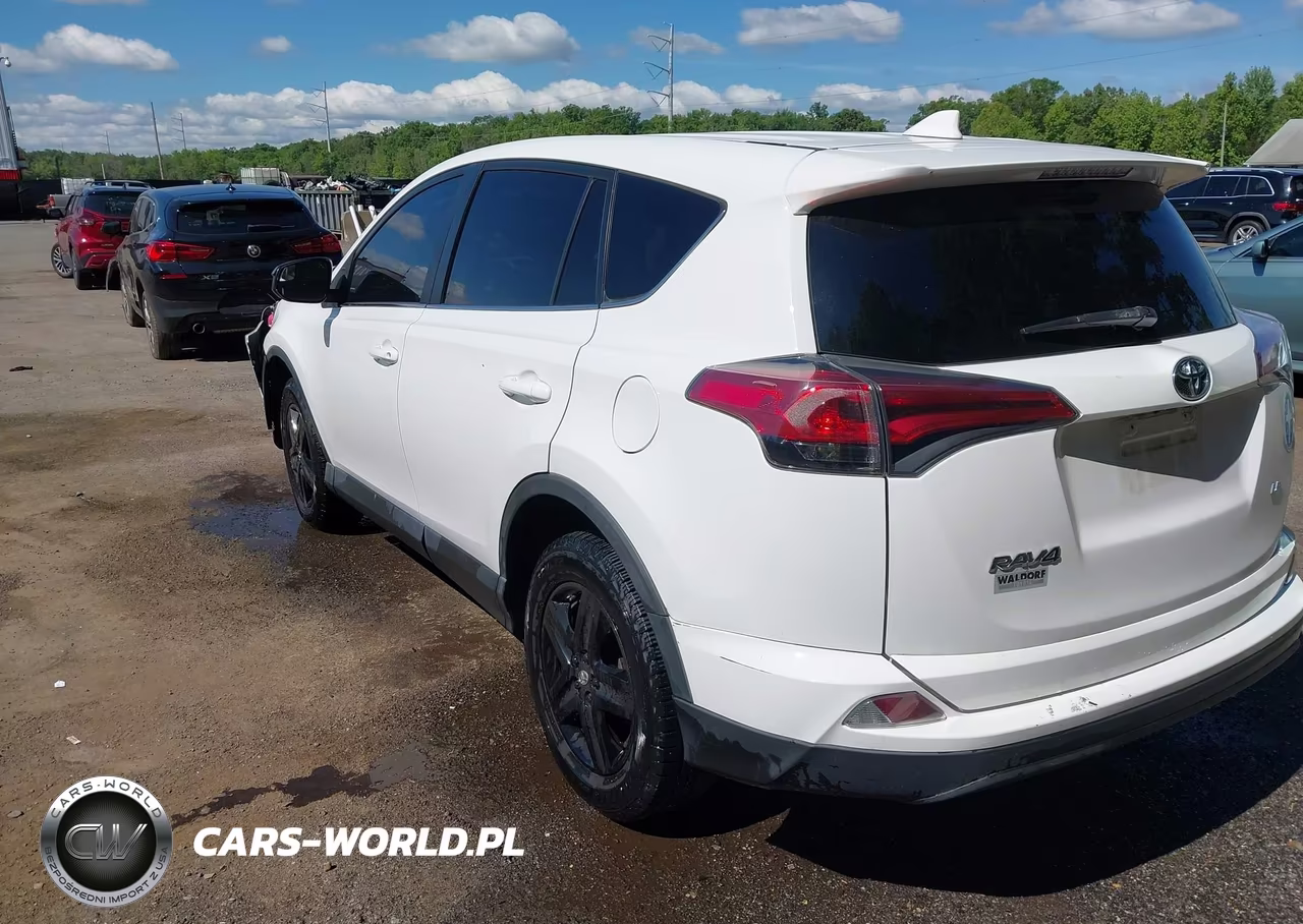 2018 Toyota Rav4 Le VIN:2T3ZFREV0JW420269 - 3