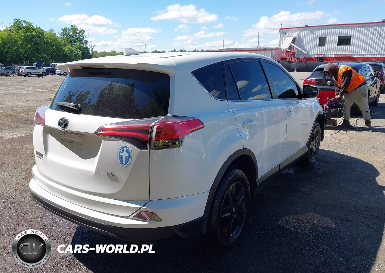 2018 Toyota Rav4 Le VIN:2T3ZFREV0JW420269 - 4