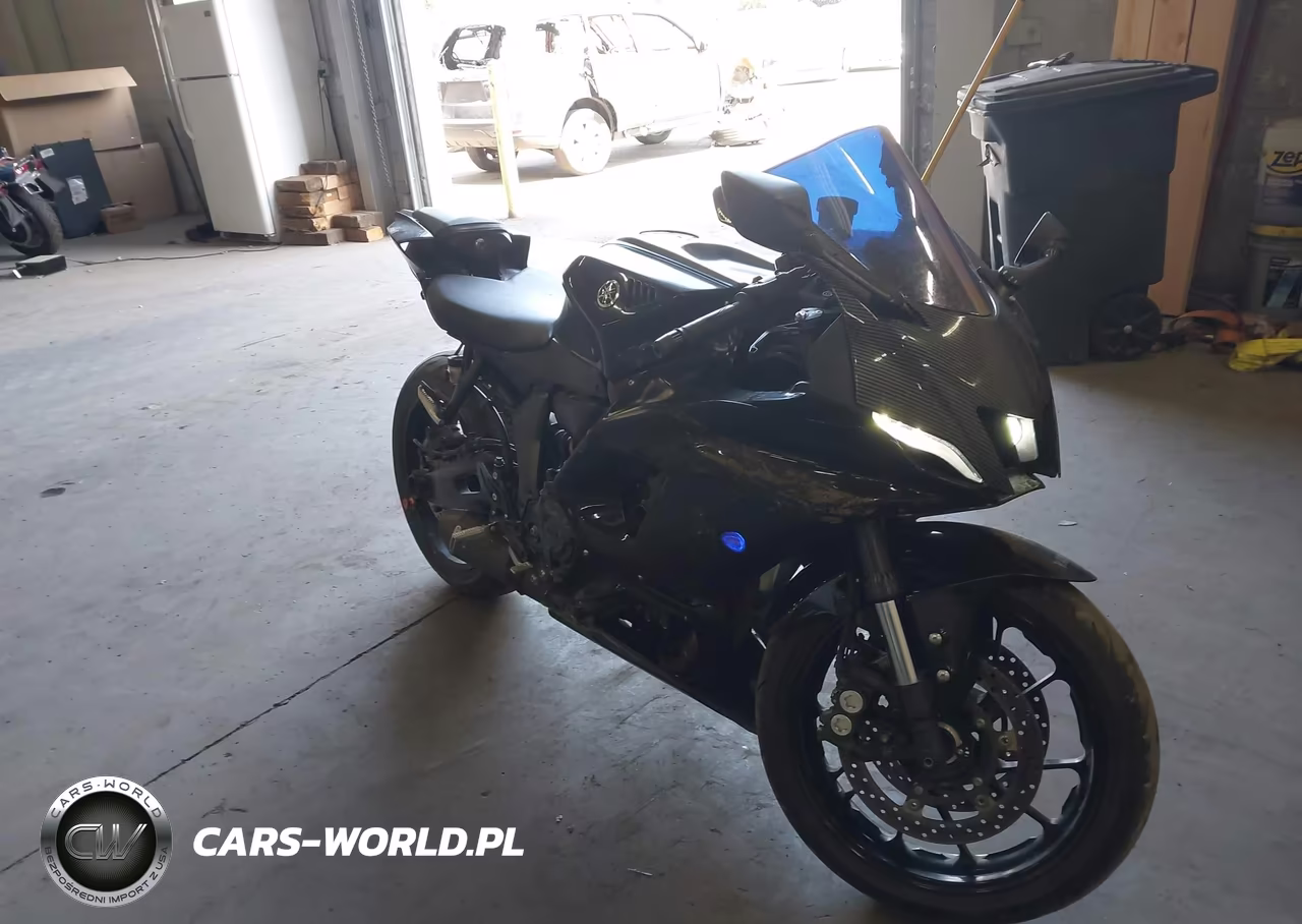 2022 Yamaha Yzfr7