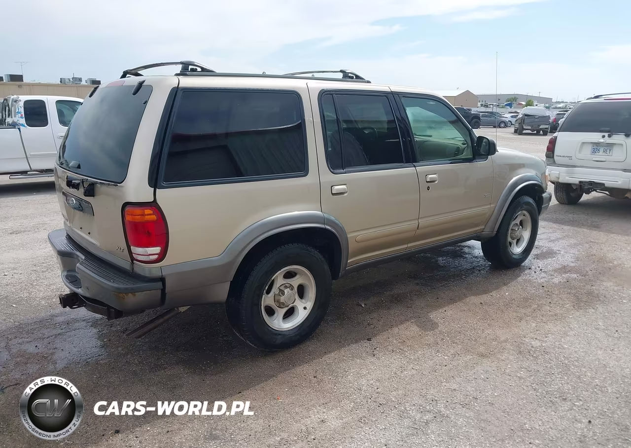 2000 Ford Explorer Xlt VIN:1FMZU73E9YUB29463 - 4