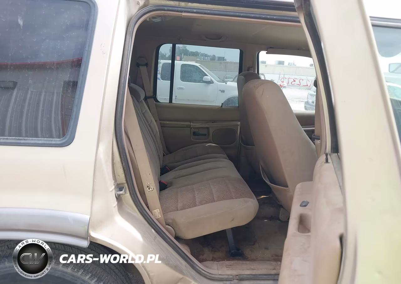 2000 Ford Explorer Xlt VIN:1FMZU73E9YUB29463 - 8